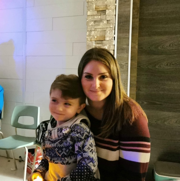 Meet your Posher, Vicky - Picture 1 of 1